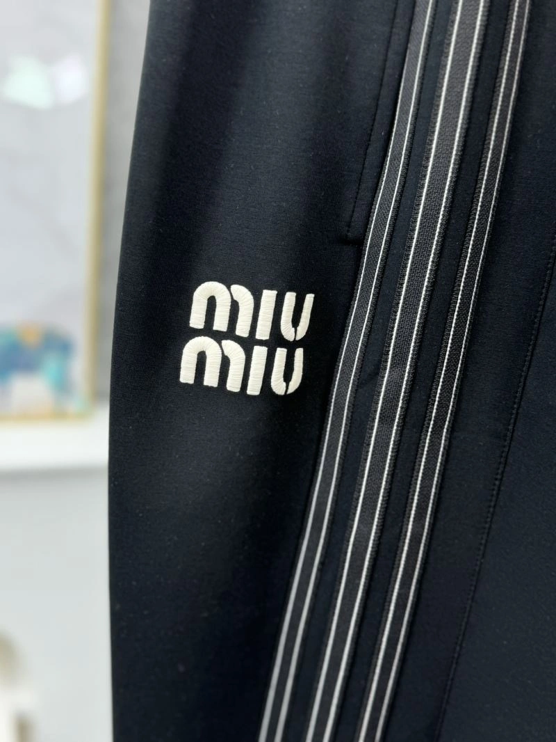 Miu Miu Long Pants Cozy 161378