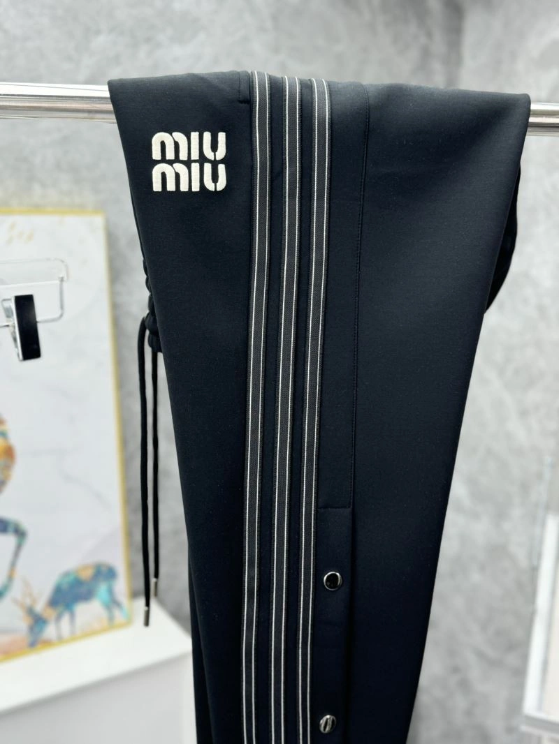 Miu Miu Long Pants Cozy 161378