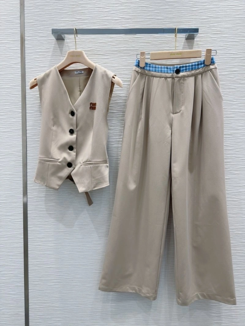 Miu Miu Long Suits Reliable 156319