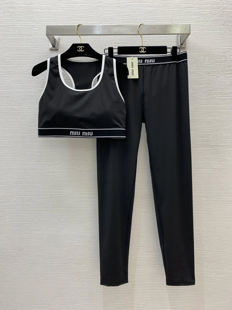 Miu Miu Long Suits Trendsetting 154499