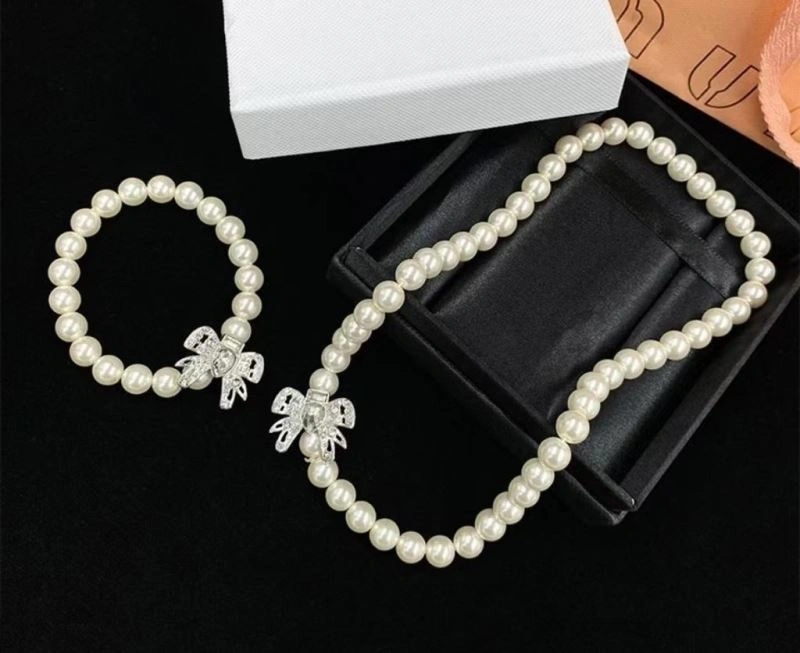 UrbanStyle Miu Miu Necklaces 211798
