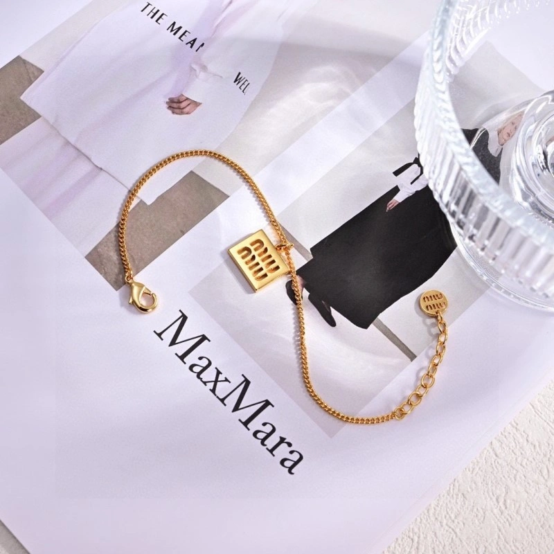 Miu Miu Necklaces Packable 207808