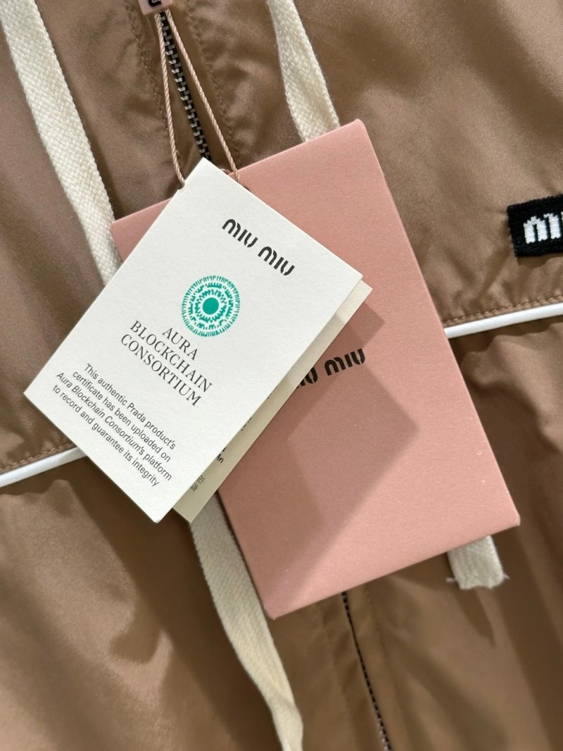 Miu Miu Outwear Vibrant 151203