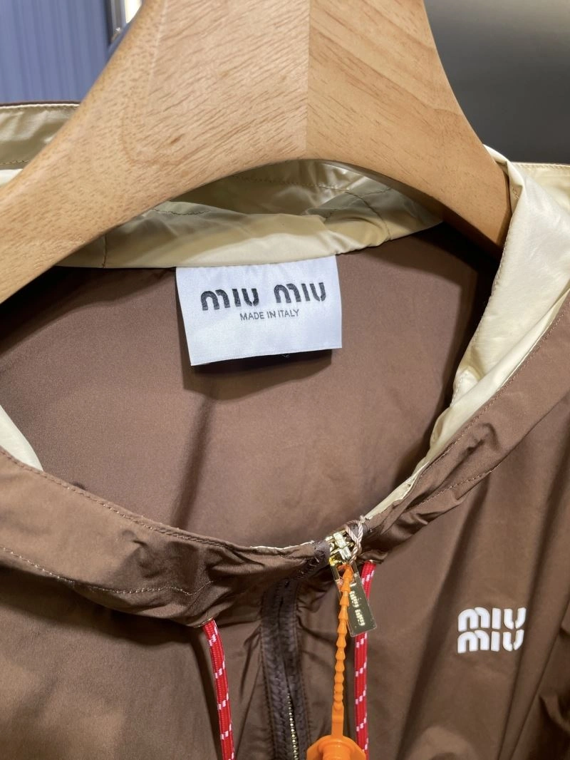 Versatile Miu Miu Outwear 159115