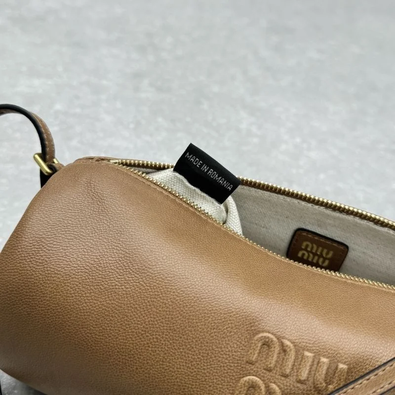 Miu Miu Round Bags Unisex 55706