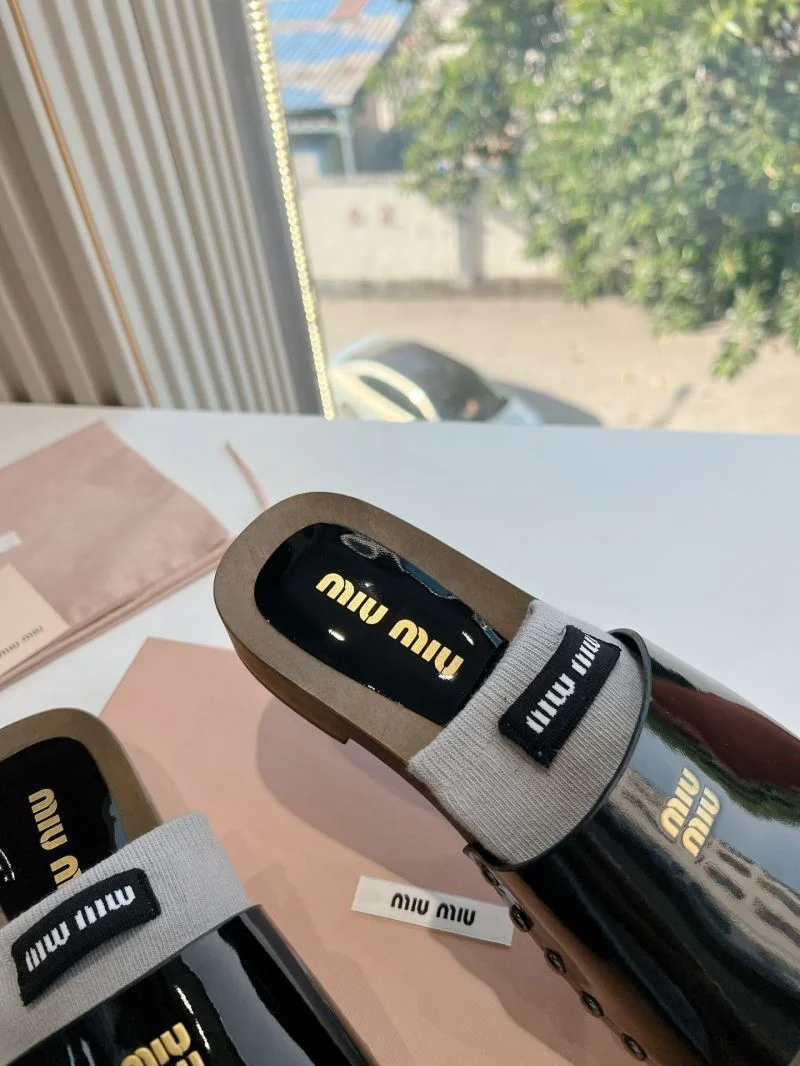 Chic Miu Miu Sandals 7561