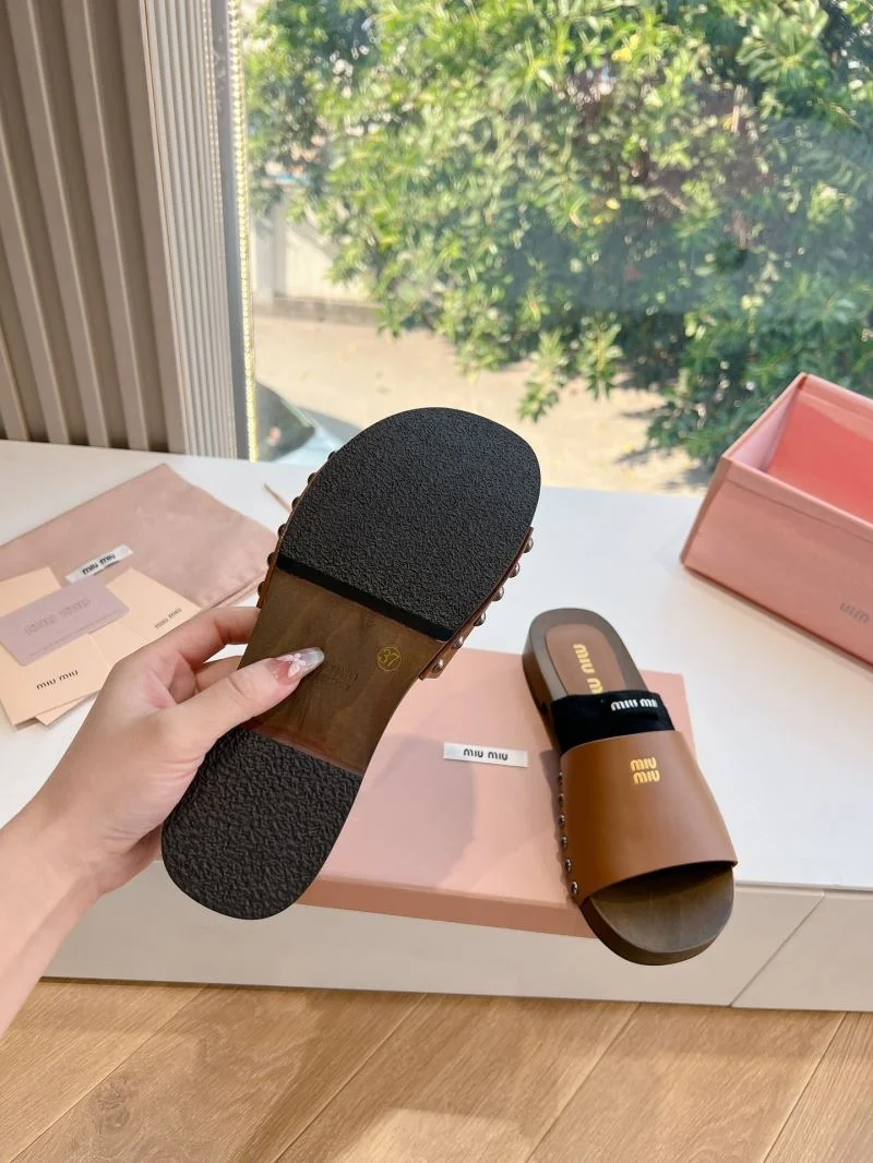Miu Miu Sandals Lightweight 7574