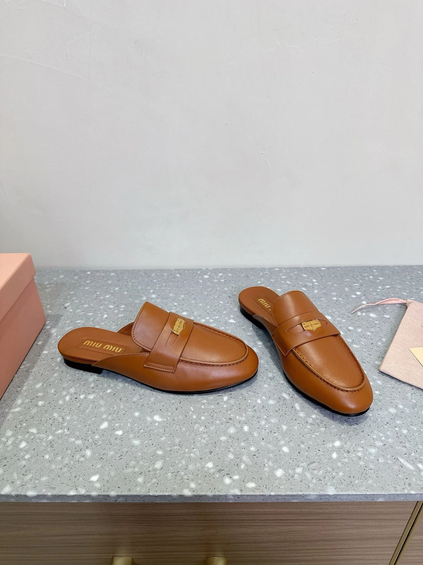 Trendsetting Miu Miu Sandals 7536
