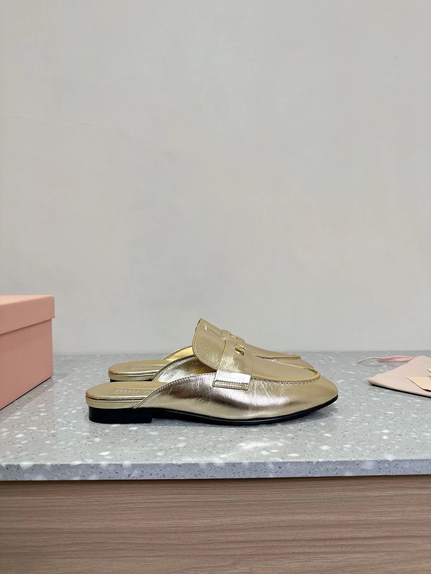 Unisex Miu Miu Sandals 7523