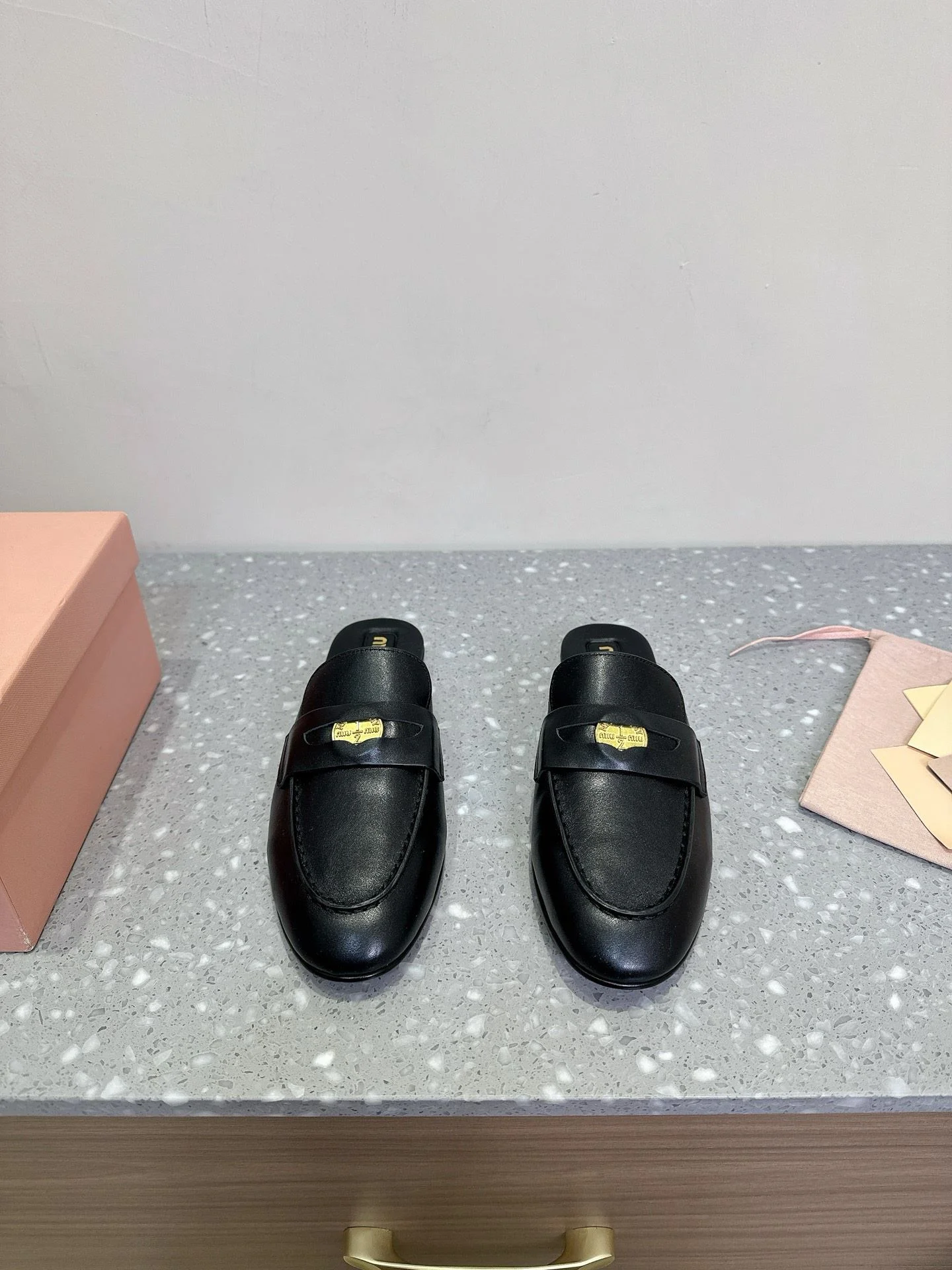Trendsetting Miu Miu Sandals 7522