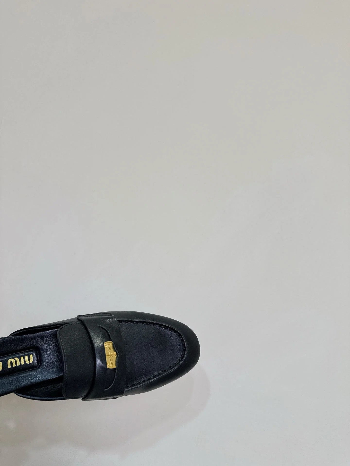Trendsetting Miu Miu Sandals 7522