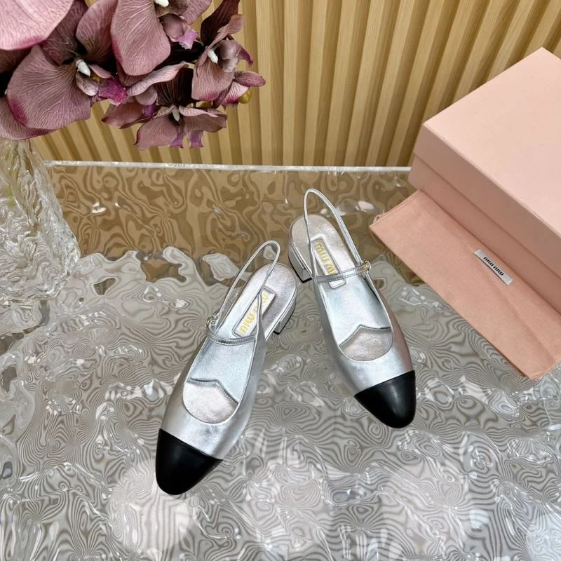 Miu Miu Sandals ModernLook 11651