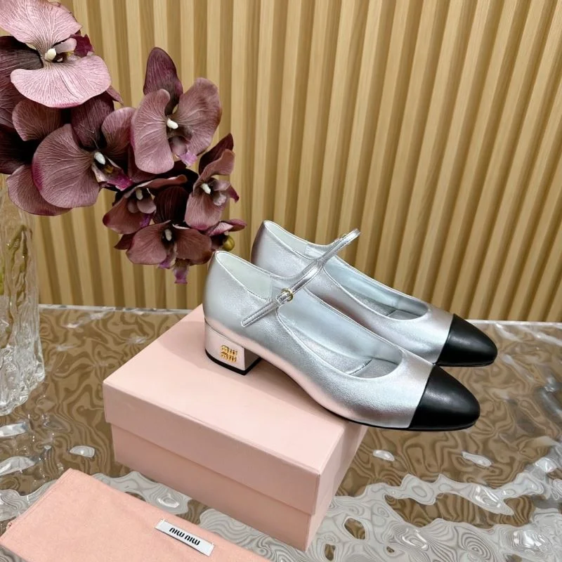 Miu Miu Sandals Attractive 11661