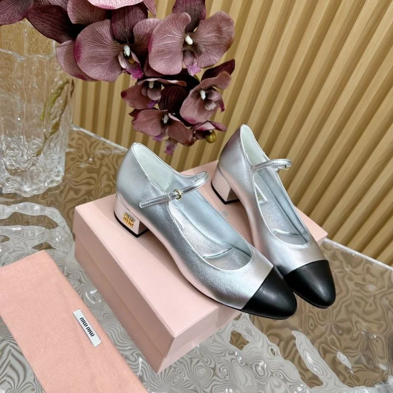 Miu Miu Sandals Attractive 11661