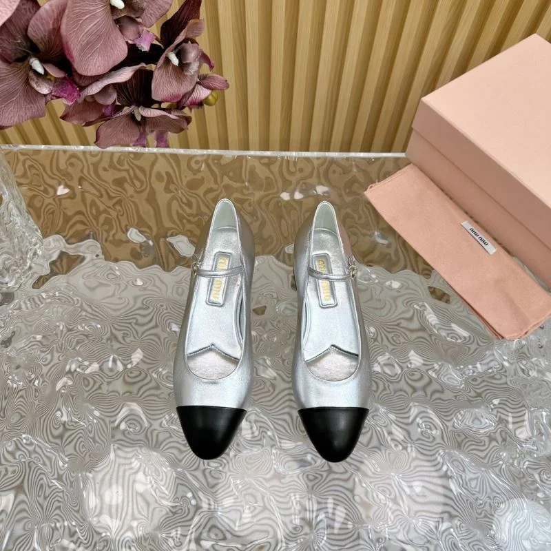 Miu Miu Sandals Attractive 11661