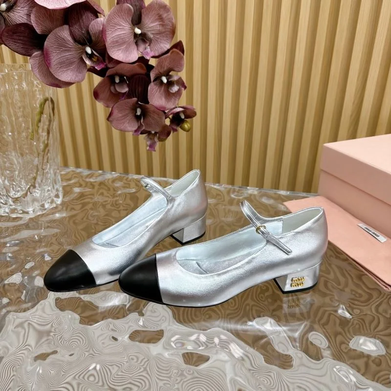 Miu Miu Sandals Attractive 11661
