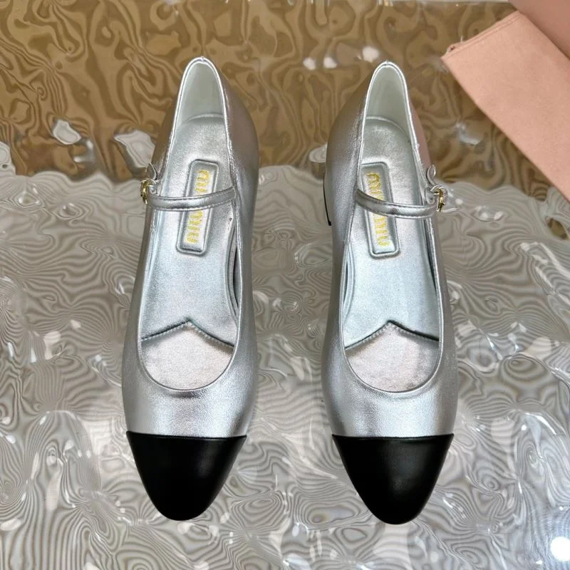 Miu Miu Sandals Attractive 11661