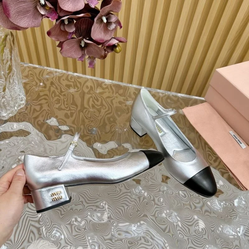 Miu Miu Sandals Attractive 11661