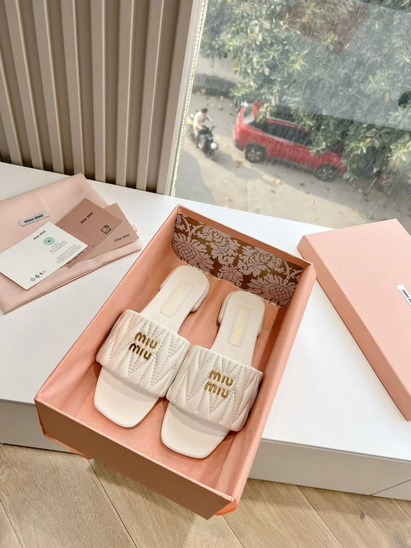 Miu Miu Sandals WellDesigned 9551