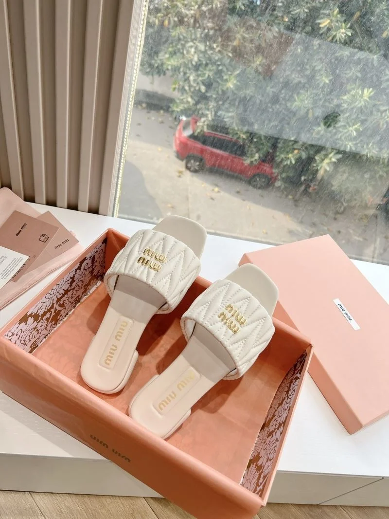 Miu Miu Sandals WellDesigned 9551