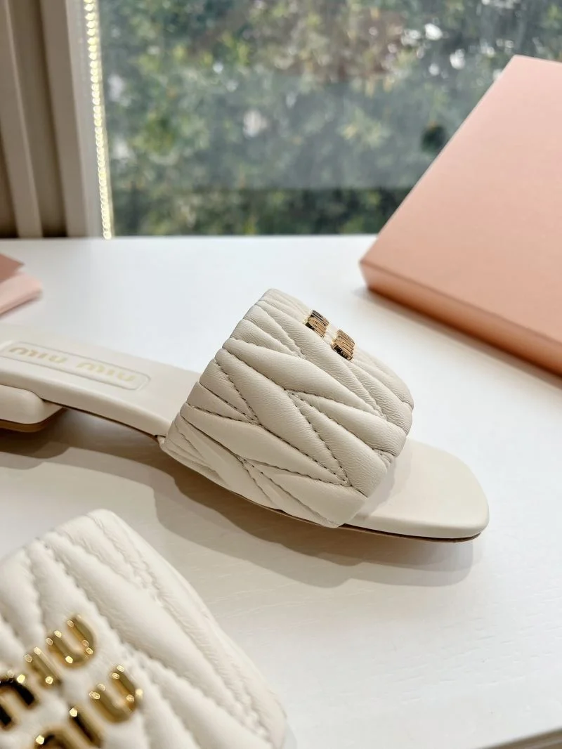 Miu Miu Sandals WellDesigned 9551