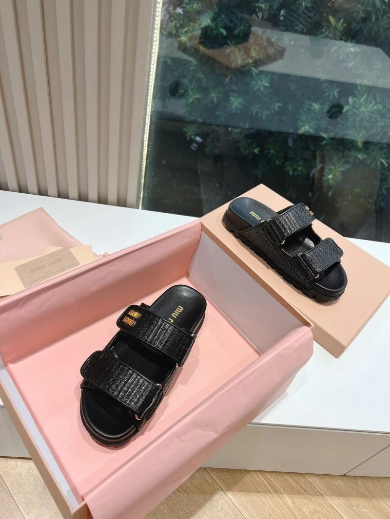 Miu Miu Sandals Lightweight 9566