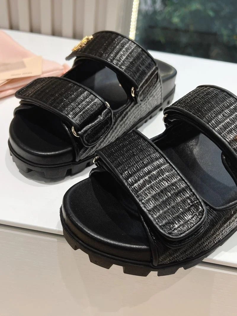 Miu Miu Sandals Lightweight 9566