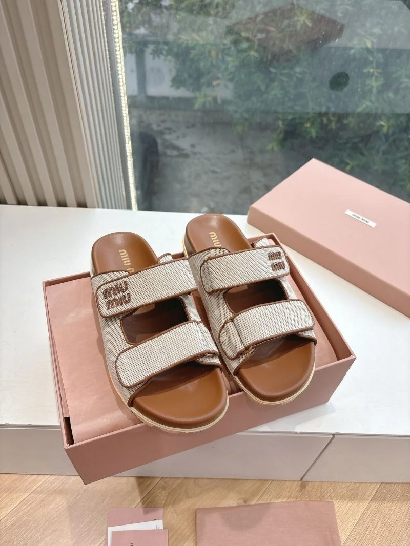 Vibrant Miu Miu Sandals 9538