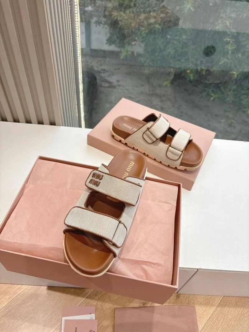 Vibrant Miu Miu Sandals 9538