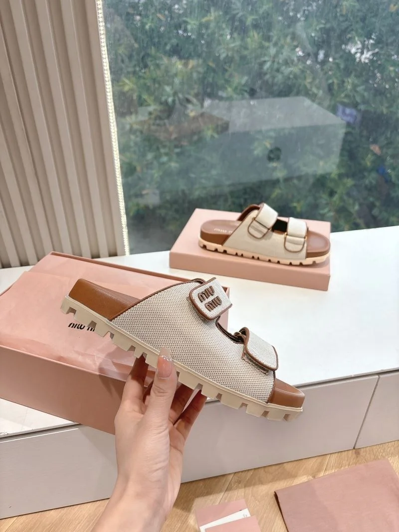 Vibrant Miu Miu Sandals 9538