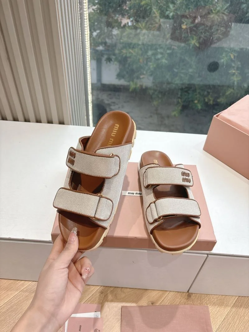 Vibrant Miu Miu Sandals 9538