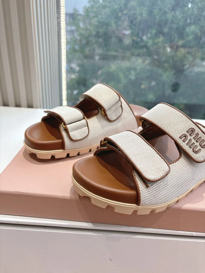 Vibrant Miu Miu Sandals 9538