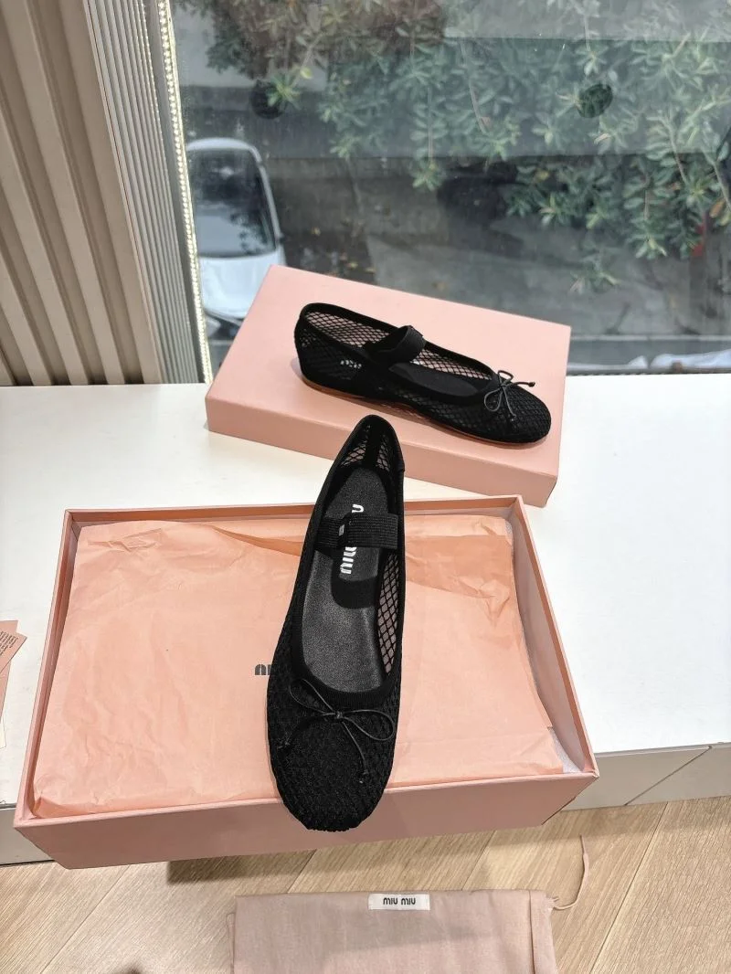 Miu Miu Sandals Lightweight 9527