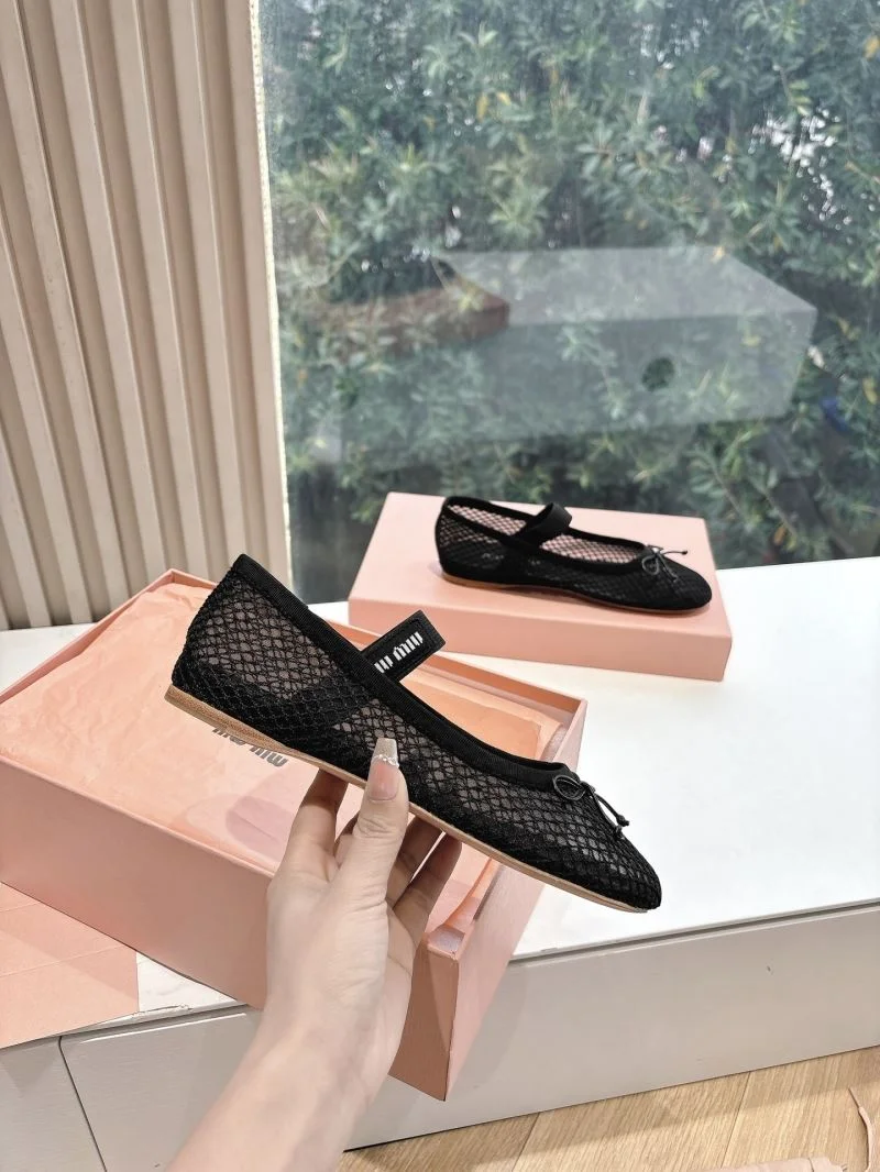 Miu Miu Sandals Lightweight 9527
