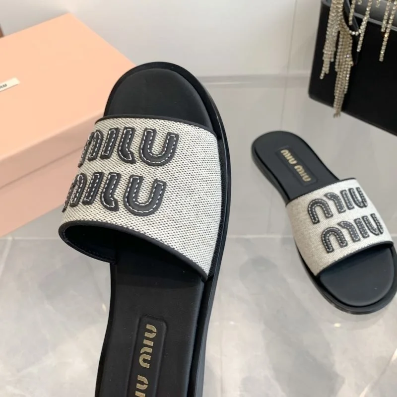 UrbanStyle Miu Miu Sandals 9526