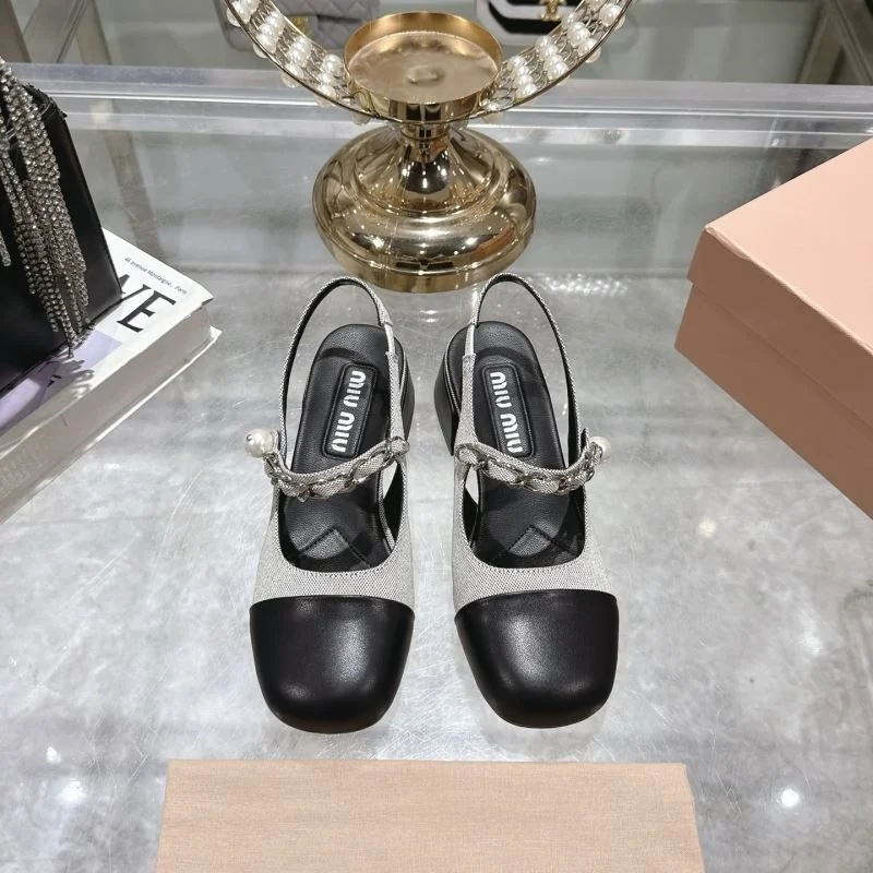 Vibrant Miu Miu Sandals 9516