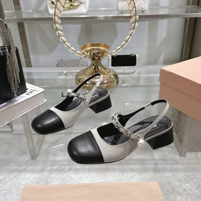 Vibrant Miu Miu Sandals 9516