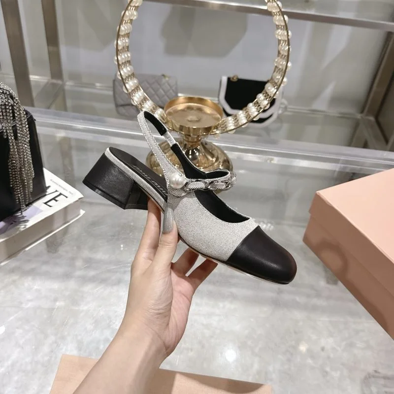 Vibrant Miu Miu Sandals 9516