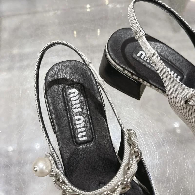 Vibrant Miu Miu Sandals 9516