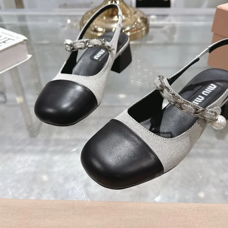 Vibrant Miu Miu Sandals 9516