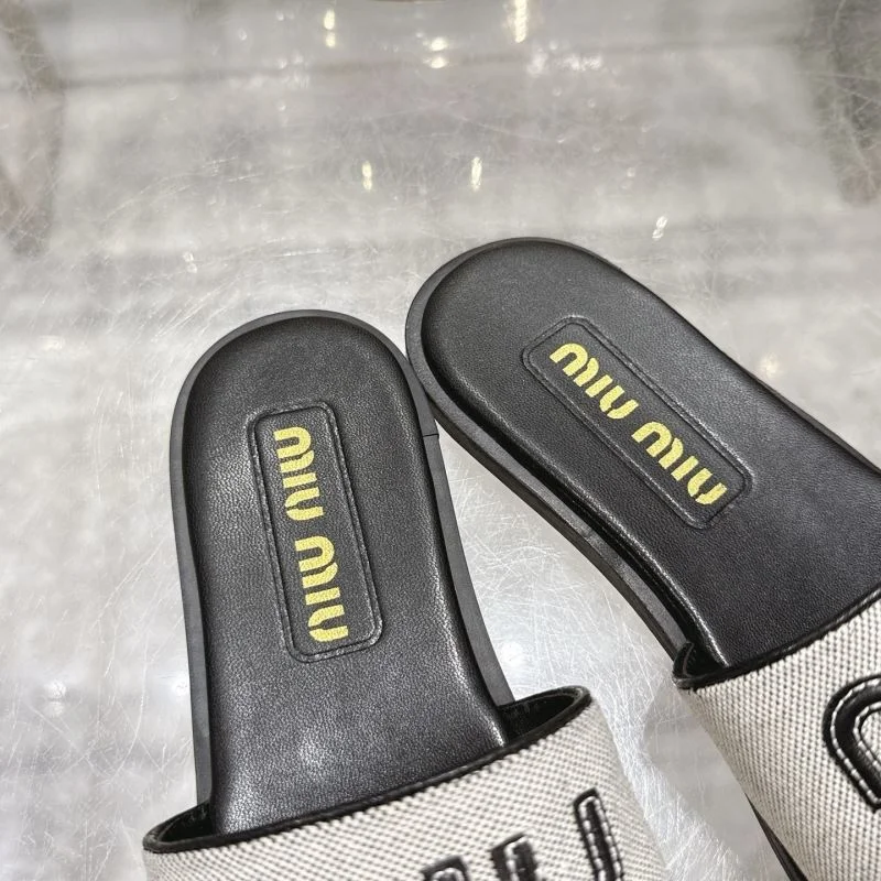 WellDesigned Miu Miu Sandals 9550