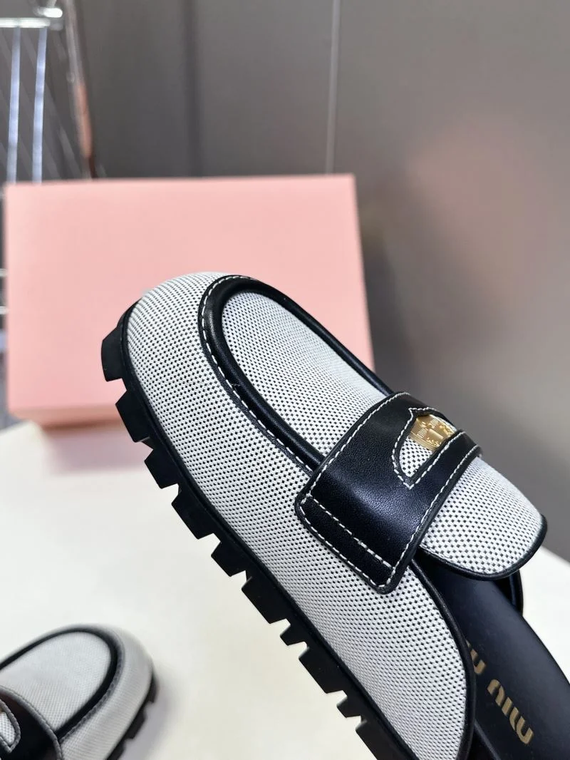 Chic Miu Miu Sandals 9508