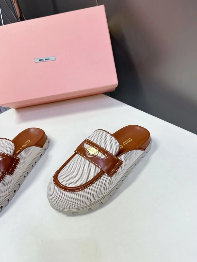 Miu Miu Sandals Contemporary 9498