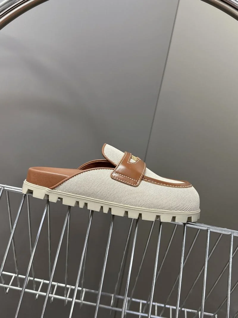 Miu Miu Sandals Contemporary 9498
