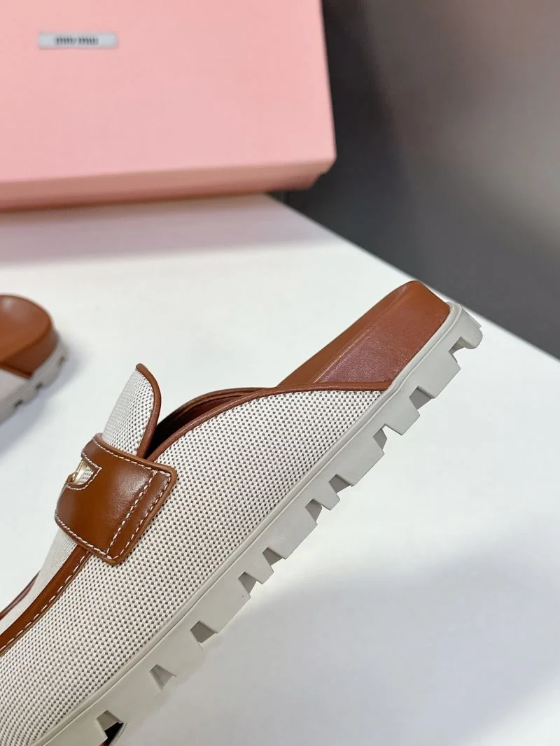 Miu Miu Sandals Contemporary 9498