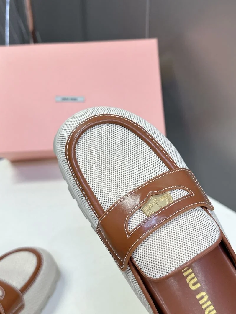 Miu Miu Sandals Contemporary 9498