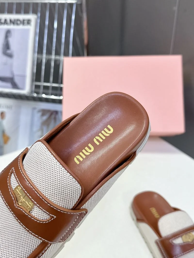 Miu Miu Sandals Contemporary 9498