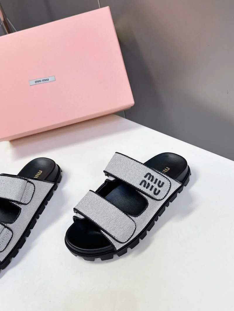 Miu Miu Sandals Unisex 9495