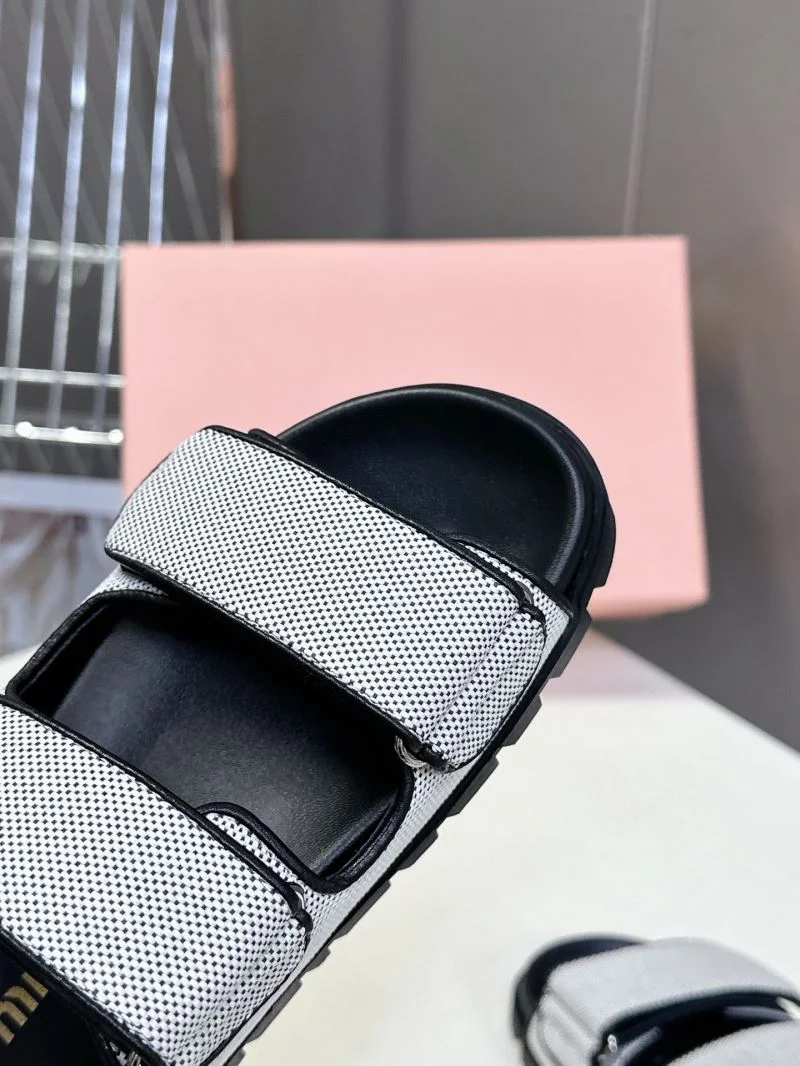 Miu Miu Sandals Unisex 9495