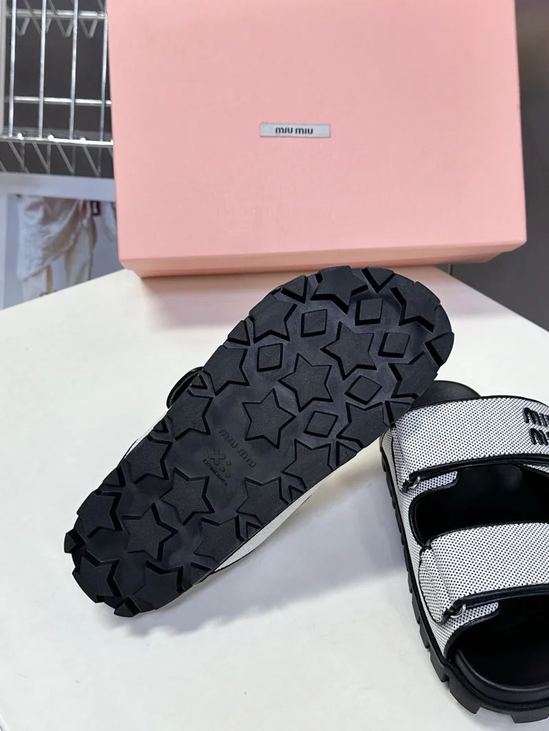 Miu Miu Sandals Unisex 9495
